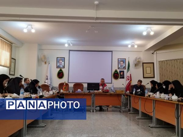 جلسه آموزشی ویژه مراقبان سلامت مدارس کاشان