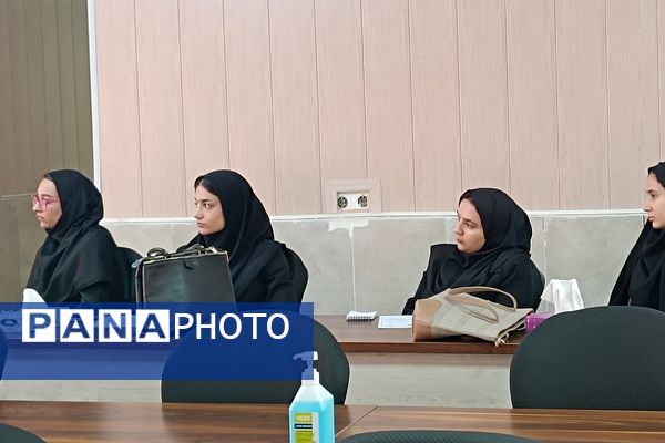 تدوین تقویم اجرایی فعالیت های مشاوره ای در رودهن