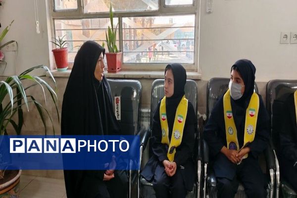 اولین جلسه شورای دانش آموزی در دبیرستان شهید مجید دهنوی  نیشابور