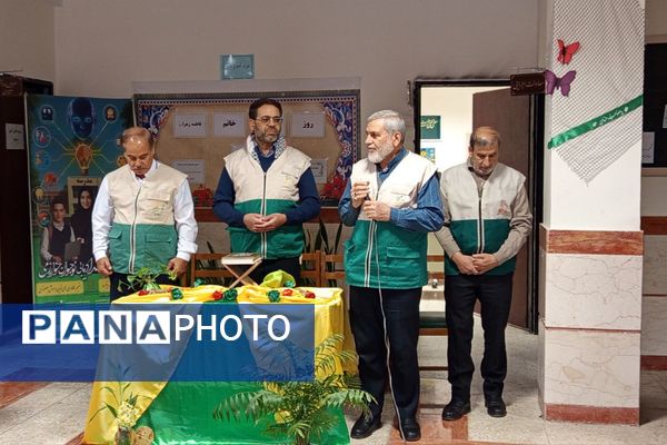 جشن روز مادر و ولادت حضرت زهرا(س) در دبیرستان کریمی شیرازی‌ها با حال‌وهوای چهارشنبه‌های امام‌رضایی