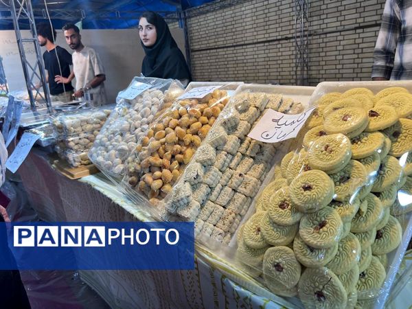 سوغاتی‌سرای شهرکرد در نمایشگاه بین المللی برپا شد
