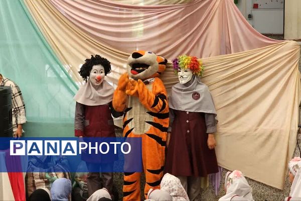 برگزاری جشن میلاد امام رضا علیه السلام در دبستان شاهد ام البنین (س) ناحیه دو شهرری 
