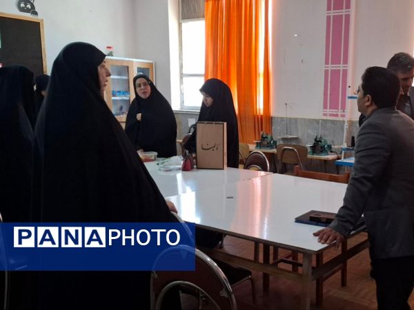 بازدید مسئولین از کلاس های تابستانه در پایگاه های اوقات فراغت ناحیه دو مشهد 