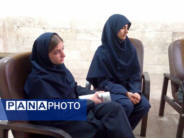 اولین جلسه همیاران مشاور در دبیرستان فاطمیه