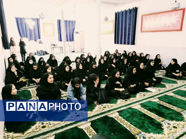 تبادل تجربه برترین‌های کنکور کاشمر در دبیرستان فاطمیه