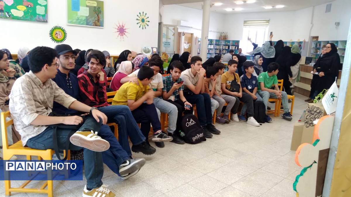 نشست ادبی خوانش نامههای سهراب سپهری در قم