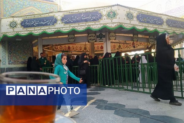 حال و هوای حرم مطهر حضرت علی بن موسی الرضا (ع) در دهه کرامت 