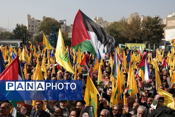 مراسم باشکوه تشیع شهید سردار نیلفروشان در مشهد مقدس 