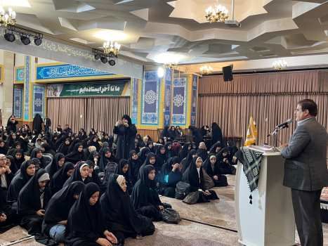 دانش‌آموزان با تأمل در روایت‌های ایثار، مسئولیت خود را در آینده کشور بشناسند