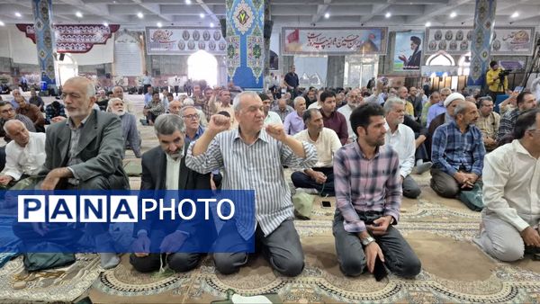 سخنرانی معاون مدیرکل و مدیر آموزش و پرورش کاشان در نماز جمعه و برگزاری میز خدمت در مصلی