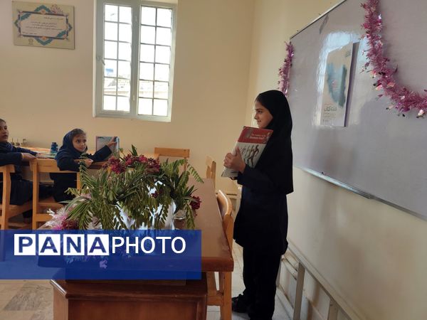 معرفی کتاب‌های  مرجع توسط دانش آموزان مدرسه شهید نجفی فدافن