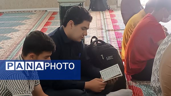  زیارت عاشورا در دهه کرامت در دبیرستان شاهد ابوذر غفاری نیشابور 