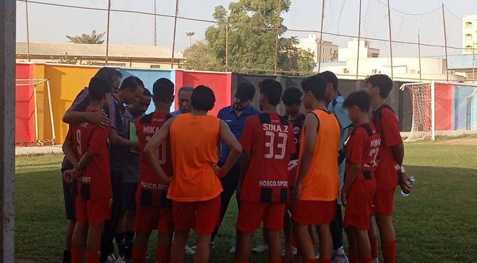 فولاد هرمزگان در برابر پریمان فشم