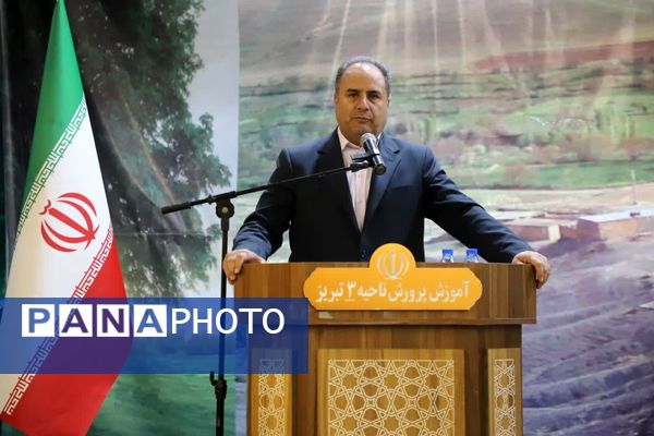 حضور وزیر کشاورزی در مراسم صبحگاهی هنرستان کشاورزی تبریز