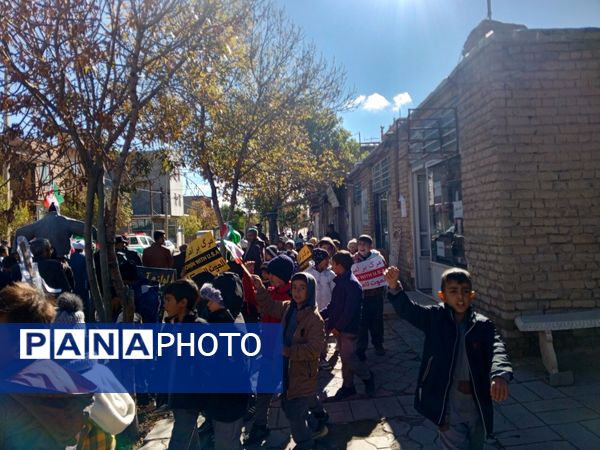 13 آبان غرور دانش‌آموزان ایرانی