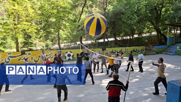 همایش پیاده‌روی کارکنان آموزش‌وپرورش کهگیلویه و بویراحمد به مناسبت هفته معلم و ولادت امام رضا (ع)