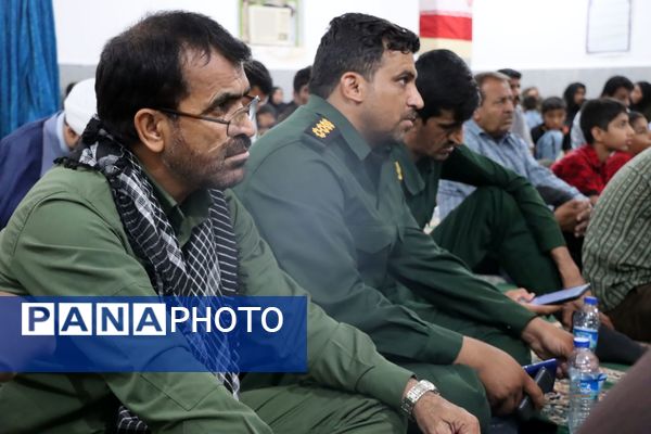 برگزاری یادواره شهدا در روستای دولاب با حضور مسئولان و خانواده‌های شهدا