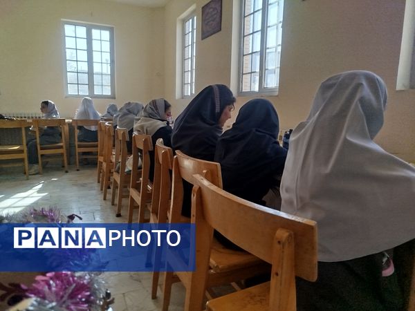 بازدید دانش‌آموزان دبستان شهید نجفی فدافن از کتابخانه فدک