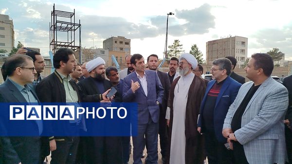  وزیر ورزش و جوانان کشور از تعدادی از پروژه های عمرانی ورزشی  کاشمر بازدید کرد 