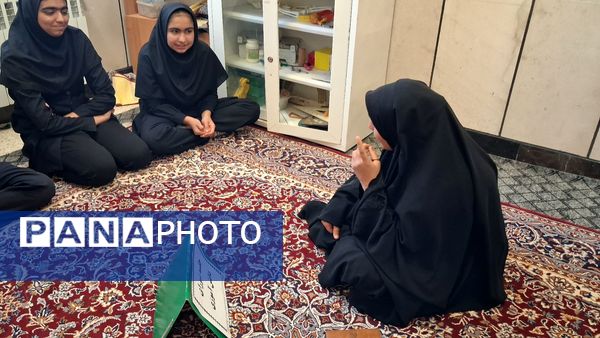 نخستین جلسه شورای دانش‌آموزی مدرسه مادر مهربان خلیل آباد 