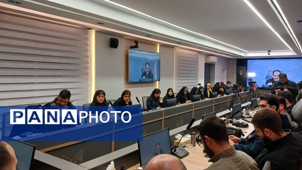 دیدار دانشجویان دانشگاه آزاد با نماینده مجلس شورای اسلامی در کرج 