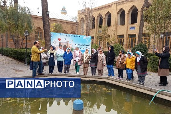 بازدید دانش‌آموزان دبستان صدیقی از آیین اختتامیه رویداد ملی دارالفنون