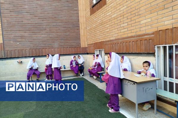 برگزاری جشن شکوفه ها در دبستان حضرت مریم ناحیه یک شهرری