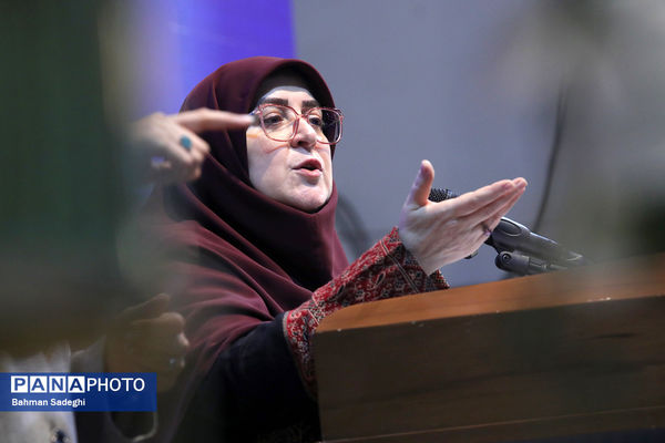 گفت‌وگو مقدمه تصمیم درست و حل مسئله است