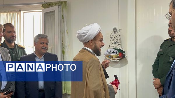 نواختن زنگ نماز در دبیرستان شهید محمدی پور خلیل آباد 