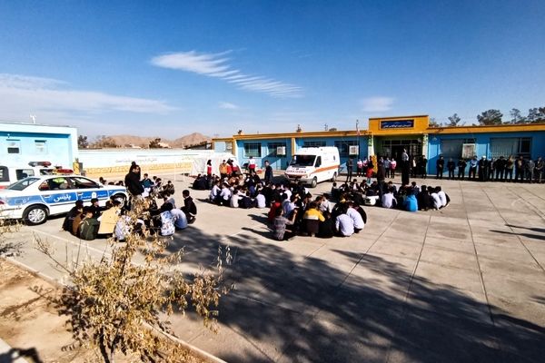 دانش آموزان بجستانی آماده برای بحران