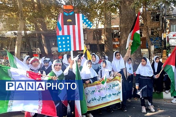 حضور پرشور دانش‌آموزان مدارس شهرستان دماوند، در راهپیمایی یوم‌الله ۱۳ آبان