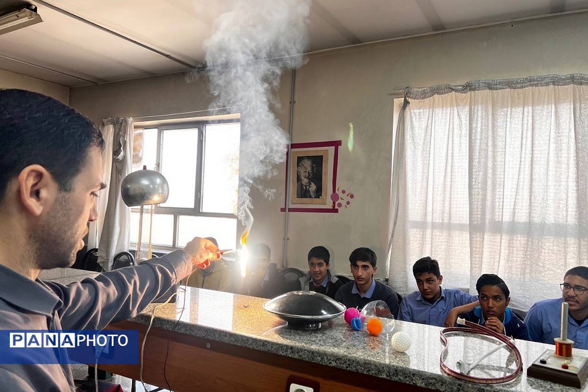 دومین روز از« همایش آشتی با علم» در پژوهش‌سرای دانش‌آموزی کاوش کهریزک 