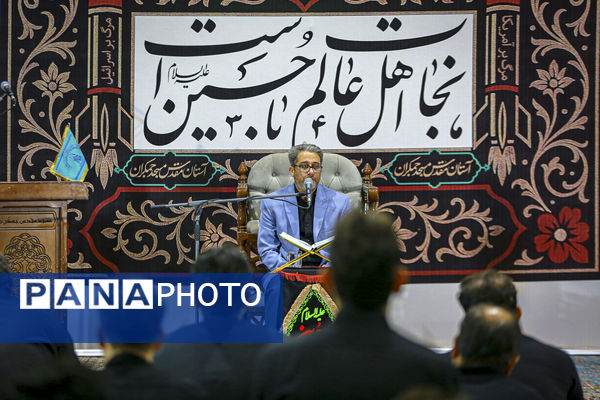 مراسم احیاء شب عاشورا در مسجد مقدس جمکران