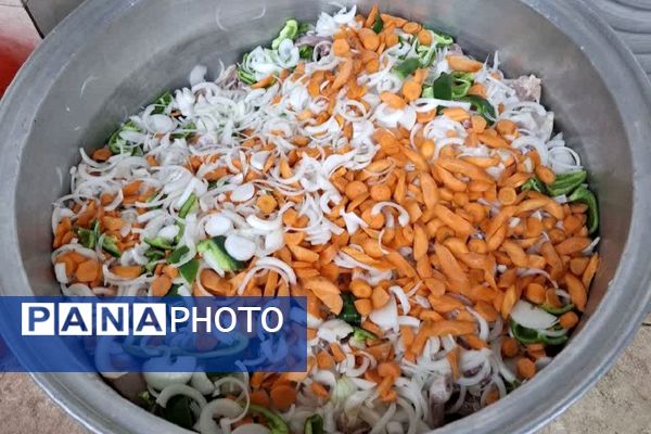 سفره افطار در دبستان شاهد بهنام محمدی ناحیه 2 کرج 