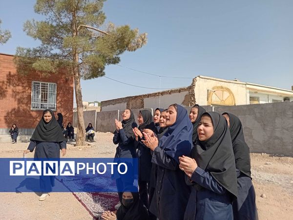 اجرای برنامه‌های ورزشی شاد و مهیج در مدرسه مادرمهربان خلیل آباد