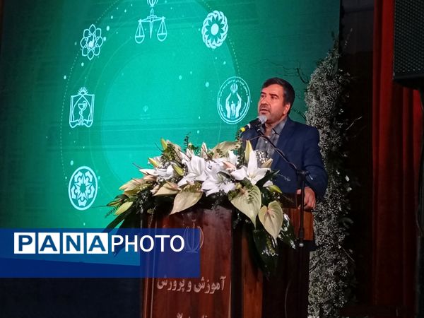 نشست طرح نماد در تالار تربیت ؛ گامی برای تقویت مراقبت اجتماعی دانش‌آموزان 