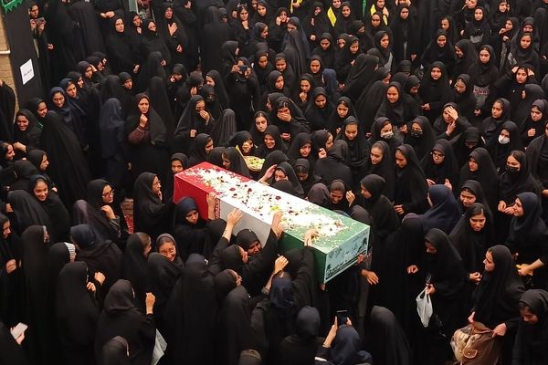 حضور دانش‌آموزان دبیرستان دخترانه شهید درعلی فراشاه در اجتماع «دختران فاطمی» شهرستان تفت 