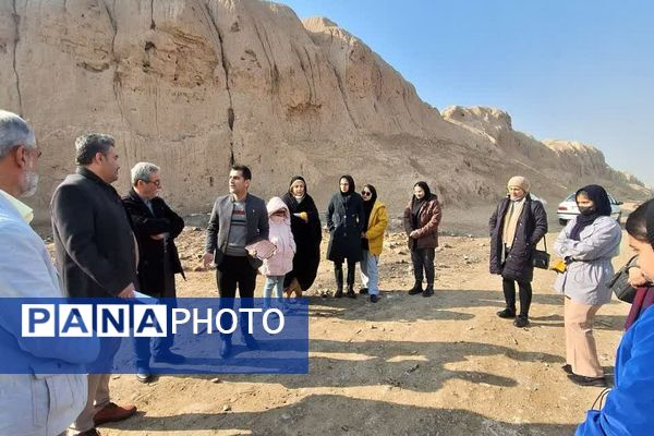 شاهنامه‌خوانی در دل تاریخ؛ بازدید فرهنگی اعضای کارگاه شاهنامه‌خوانی از قلعه ایرج پیشوا