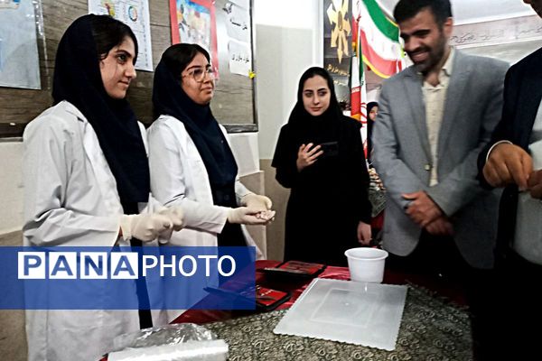  مراسم نواخته شدن زنگ پژوهش در فرزانگان قدس