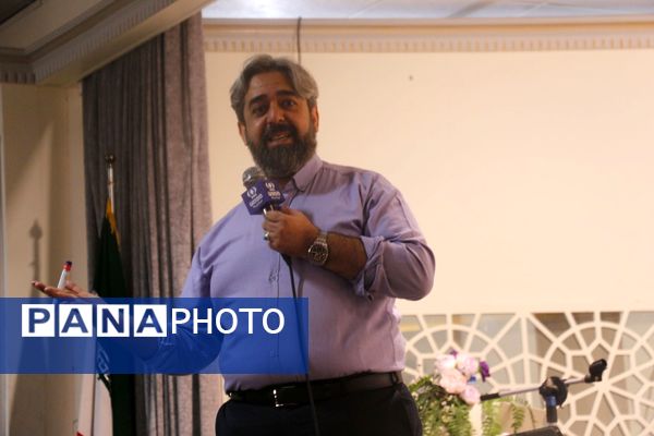 کارگاه خبرنویسی با مدیرعامل خبرگزاری پانا در مشهد