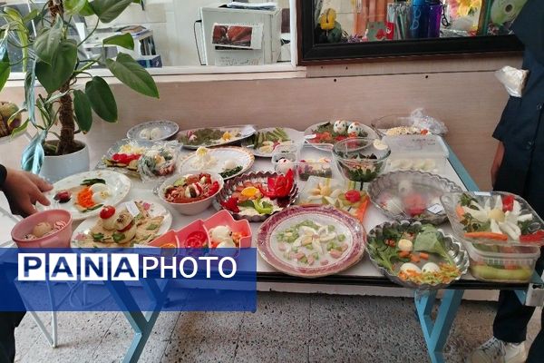 روز جهانی تخم مرغ در دبیرستان شهید مجید دهنوی نیشابور