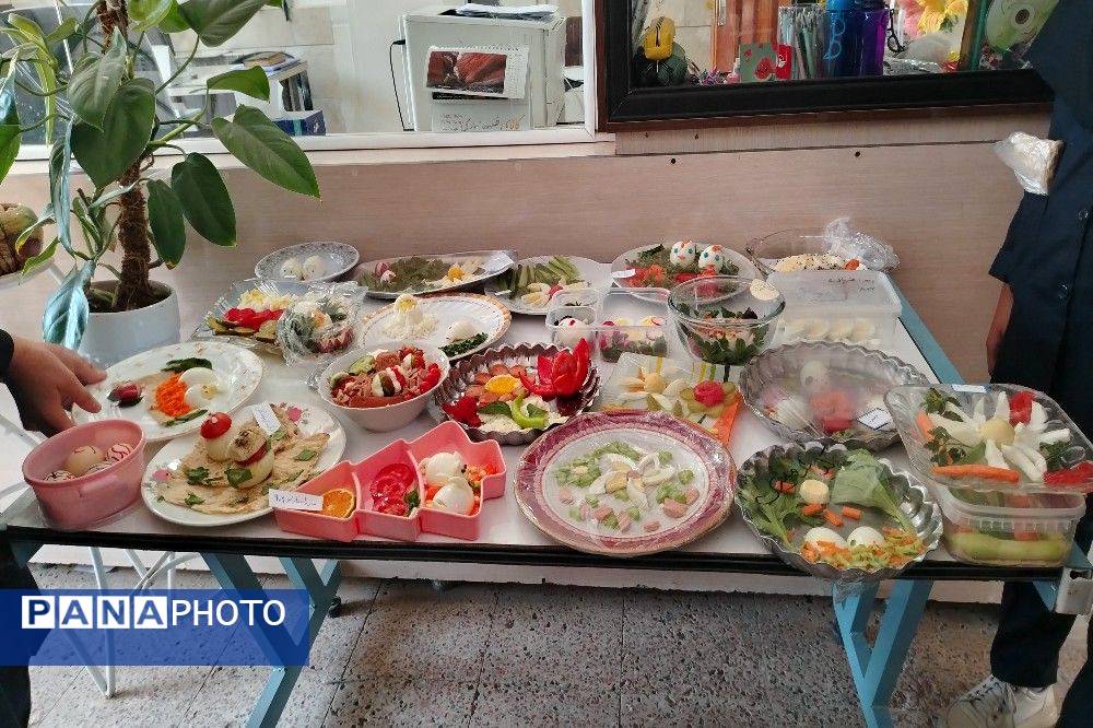 روز جهانی تخم مرغ در دبیرستان شهید مجید دهنوی نیشابور