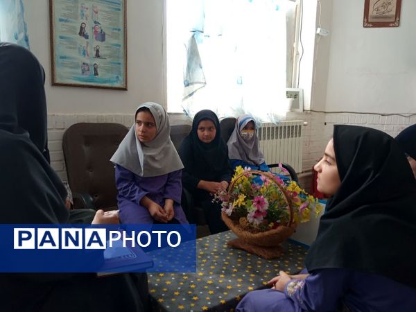 دومین جلسه شورای دانش آموزی در مدرسه تکتم خلیل آباد 