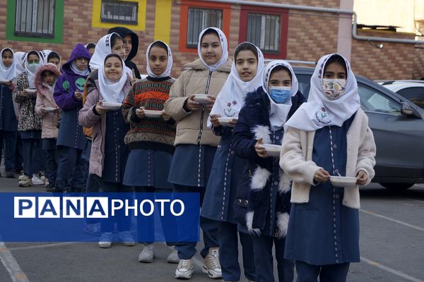 گرامیداشت شهادت حضرت زینب(س)بانوی دو عالم در مدرسه شهدای ۱۵خرداد قرچک