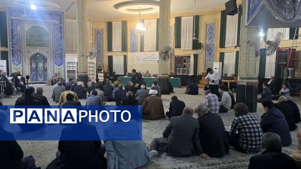 نشست صمیمی مسئولان با اهالی مسجد و محله فلاحی مشهد