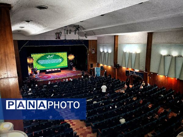 آیین اختتامیه ترنم وحی با تجلیل از برترین های قرآنی