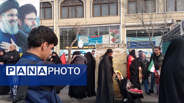 مراسم تشییع نمادین پیکر شهدای مقاومت در مشهد