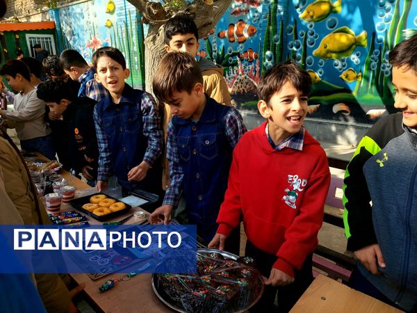 برگزاری بازارچه دانش‌آموزی در مدرسه شهدای فرهنگی شهرستان شیروان