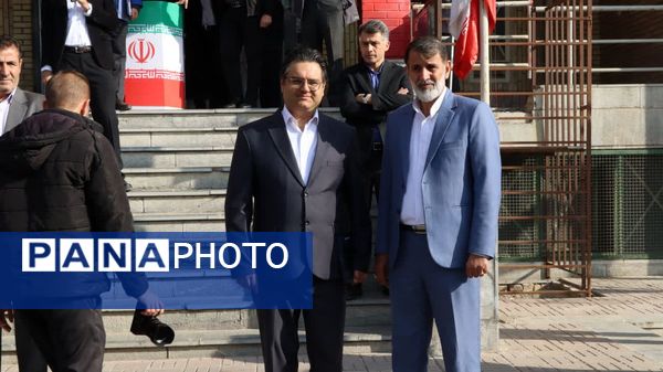 برگزاری مانور متمرکز استانی زلزله و ایمنی همزمان با سراسر کشور در مدرسه نیکان ناحیه 2 کرج 