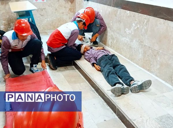 مانور زلزله در مدرسه امیرالمومنین شهرستان ملارد